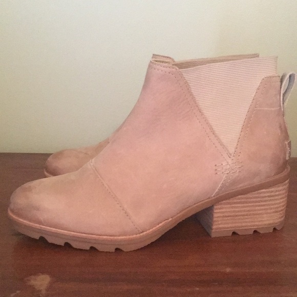 Sorel Boots - Picture 2 of 10